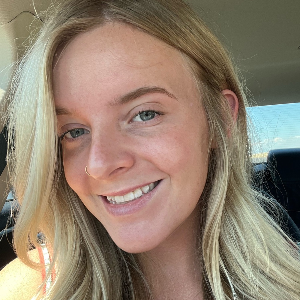 Meet your Posher, Alicia